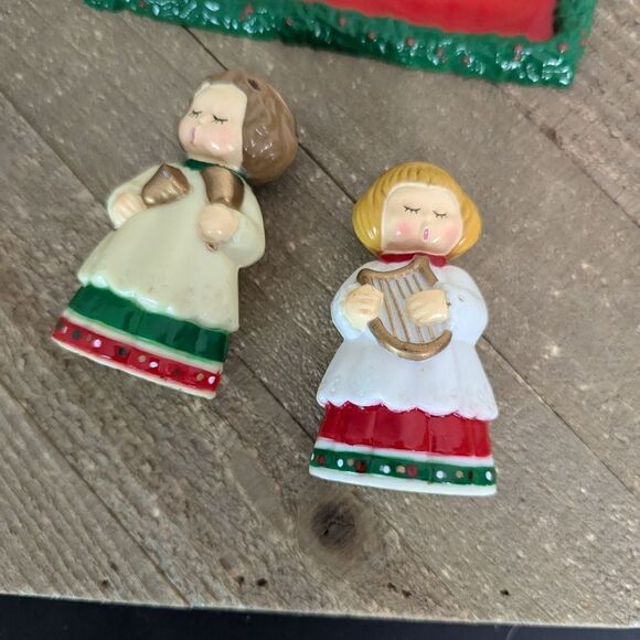 Vintage Salt and pepper shakers Christmas napkin holder plastic 80s set holiday - Picture 4 of 7
